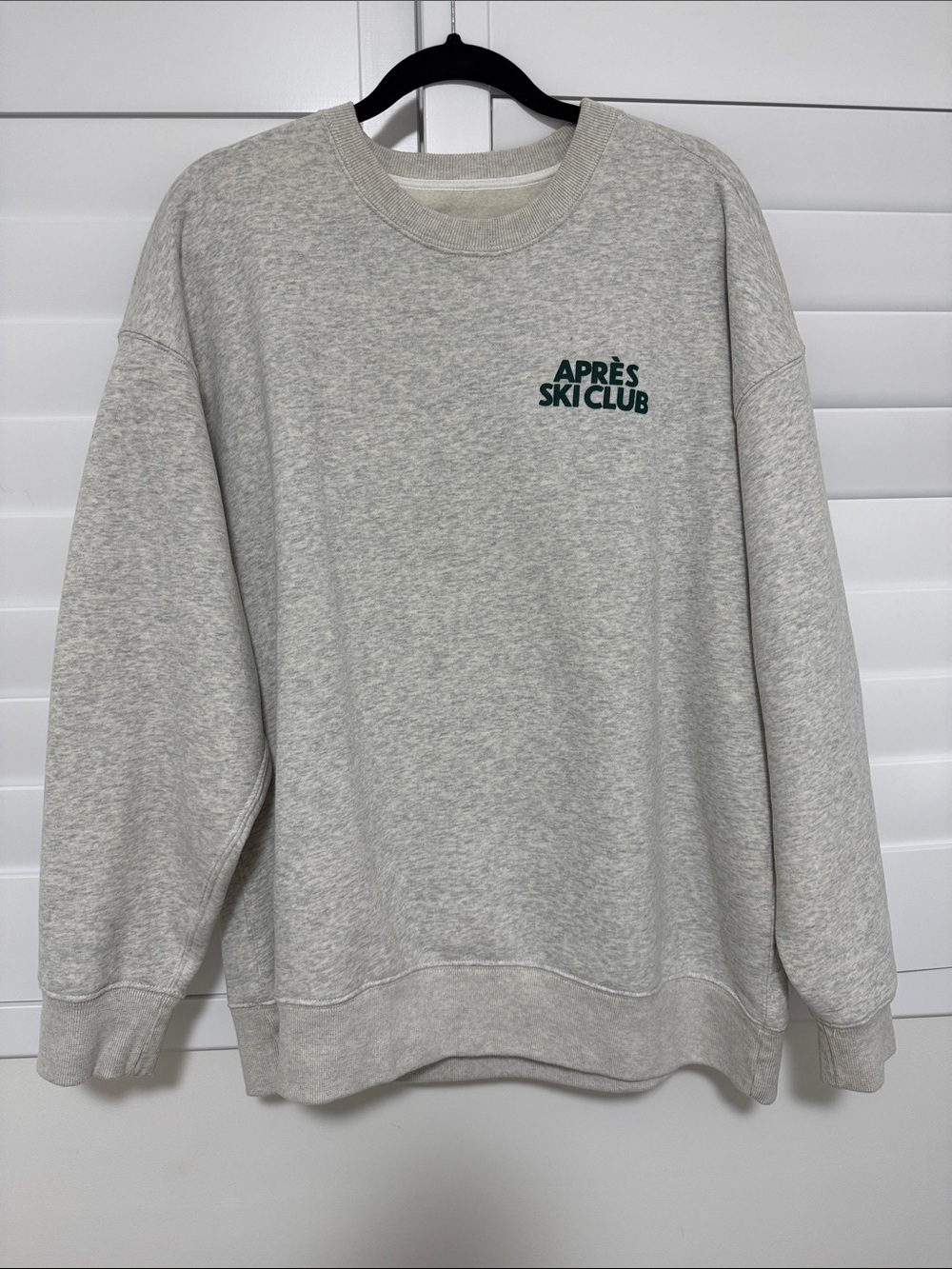 Abercrombie & Fitch Light Gray 'Après Ski Club' Crewneck Sweatshirt